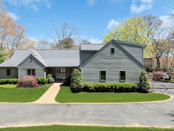 3 Quail Run , Hampton Bays, NY 11946