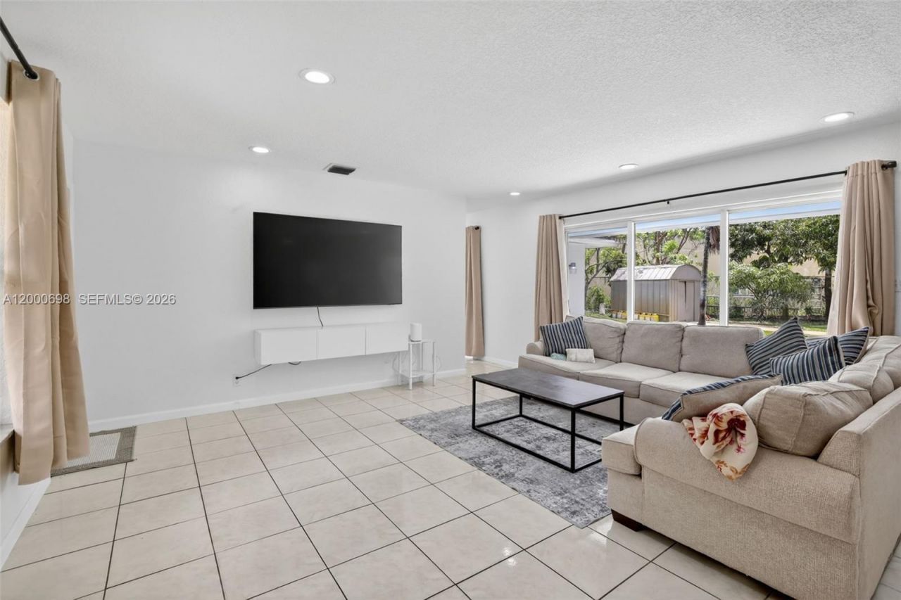 292 SW 52nd Ave, Plantation, FL 33317 Photo