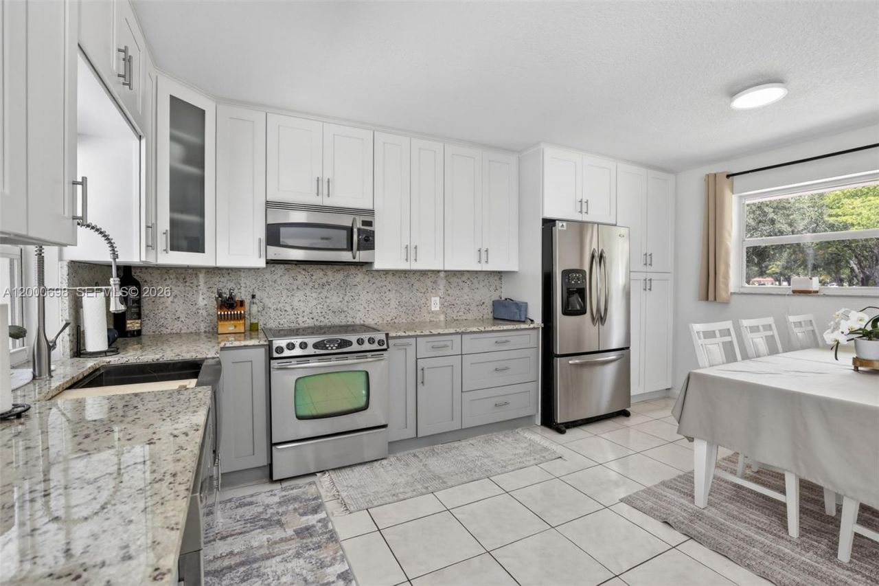 292 SW 52nd Ave, Plantation, FL 33317 Photo