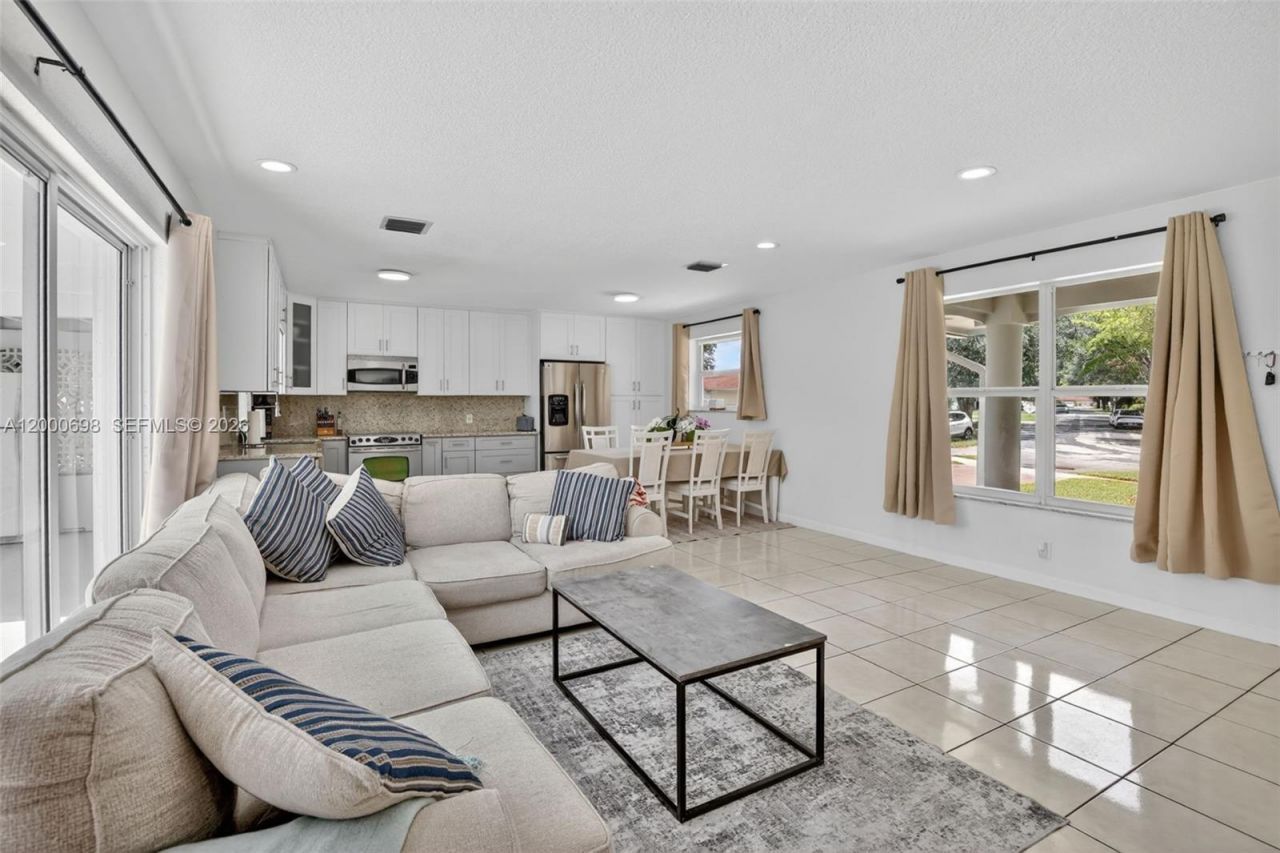 292 SW 52nd Ave, Plantation, FL 33317 Photo