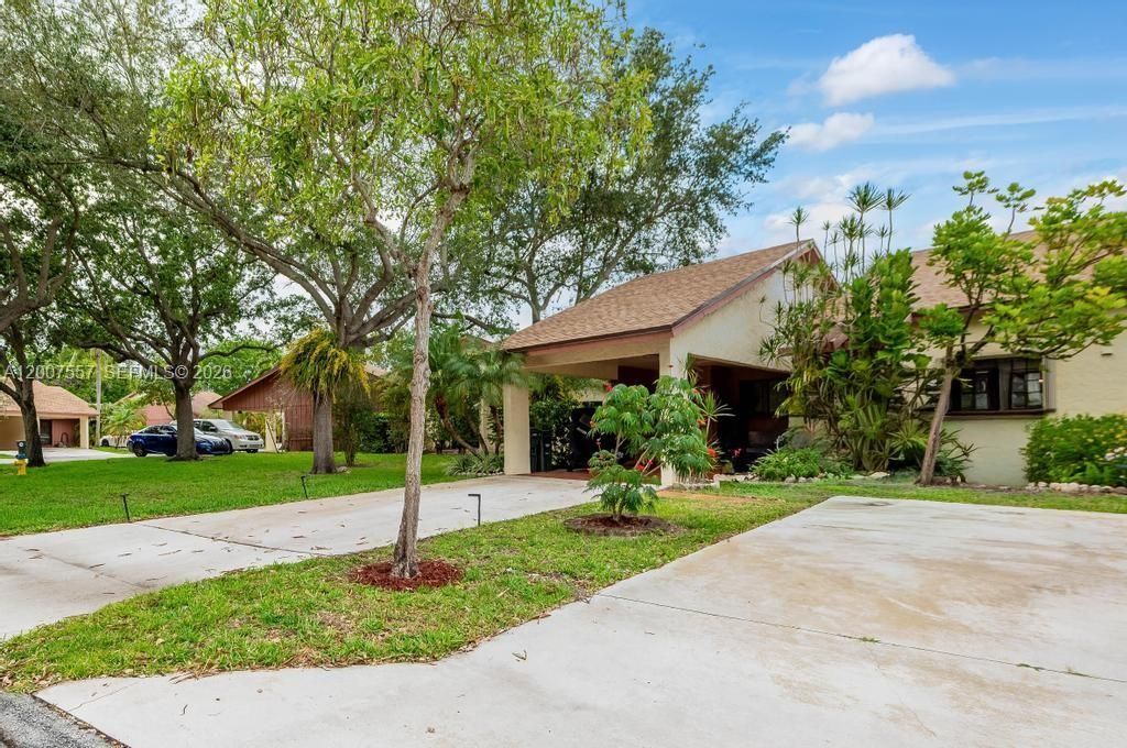 1815 Tamarind Ln, Coconut Creek, FL 33063 Photo