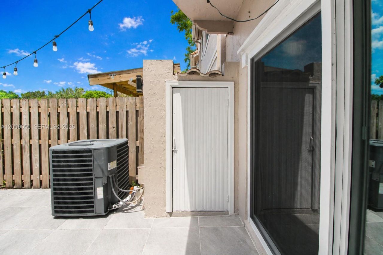 1441 NW 126th Way, Sunrise, FL 33323 Photo