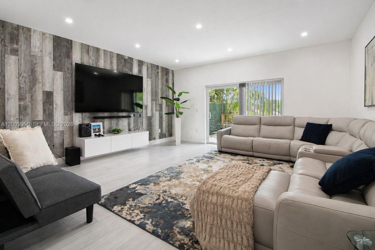 1441 NW 126th Way, Sunrise, FL 33323 Photo