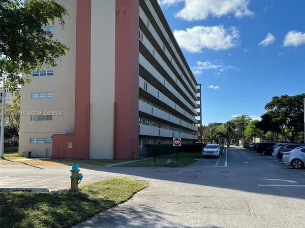 1770 NE 191st St , Unit 303-1, Miami, FL 33179