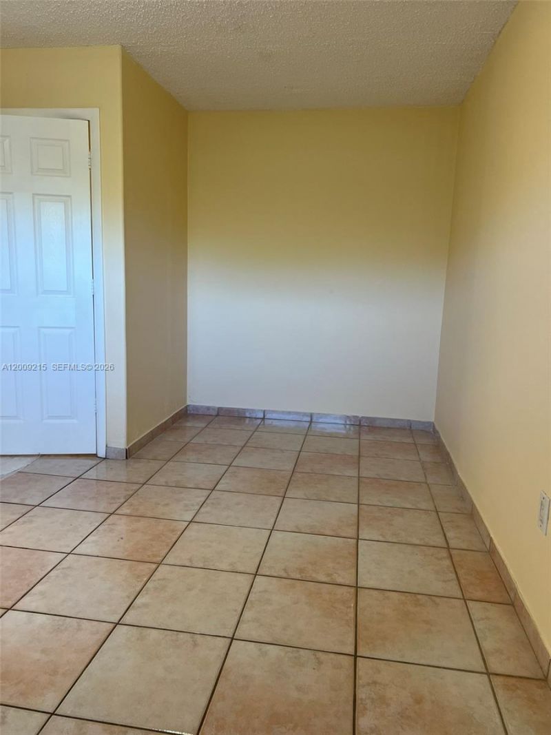 1770 NE 191st St , Unit 303-1, Miami, FL 33179 Photo