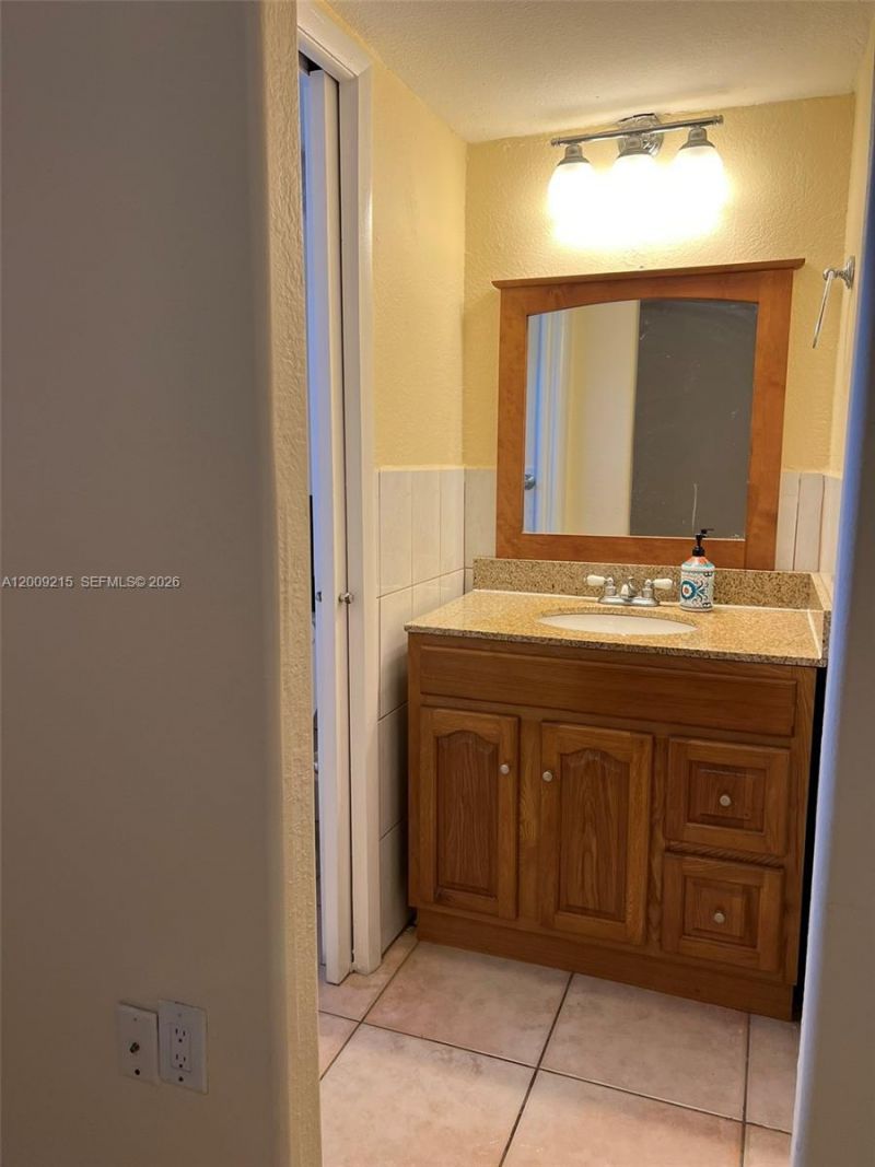 1770 NE 191st St , Unit 303-1, Miami, FL 33179 Photo