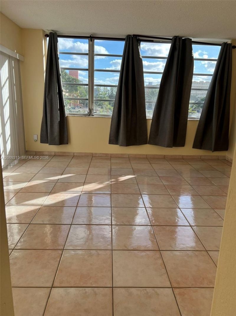 1770 NE 191st St , Unit 303-1, Miami, FL 33179 Photo