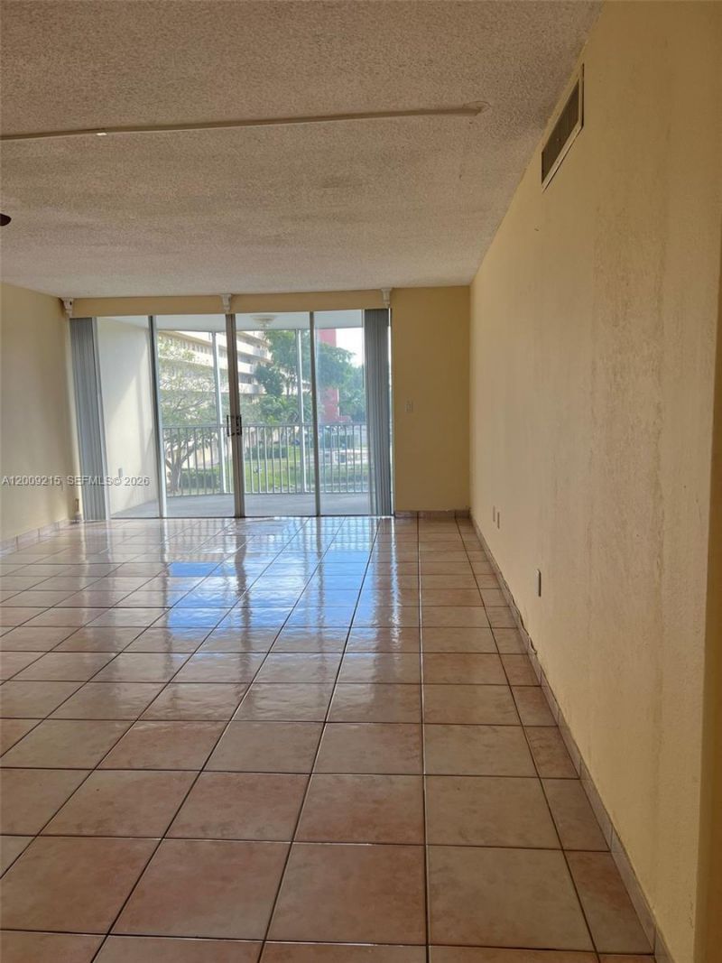 1770 NE 191st St , Unit 303-1, Miami, FL 33179 Photo