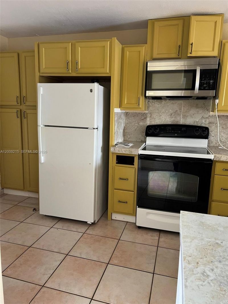 1770 NE 191st St , Unit 303-1, Miami, FL 33179 Photo