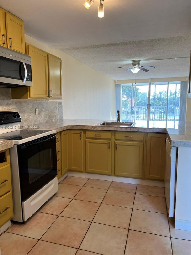 1770 NE 191st St , Unit 303-1, Miami, FL 33179 Photo