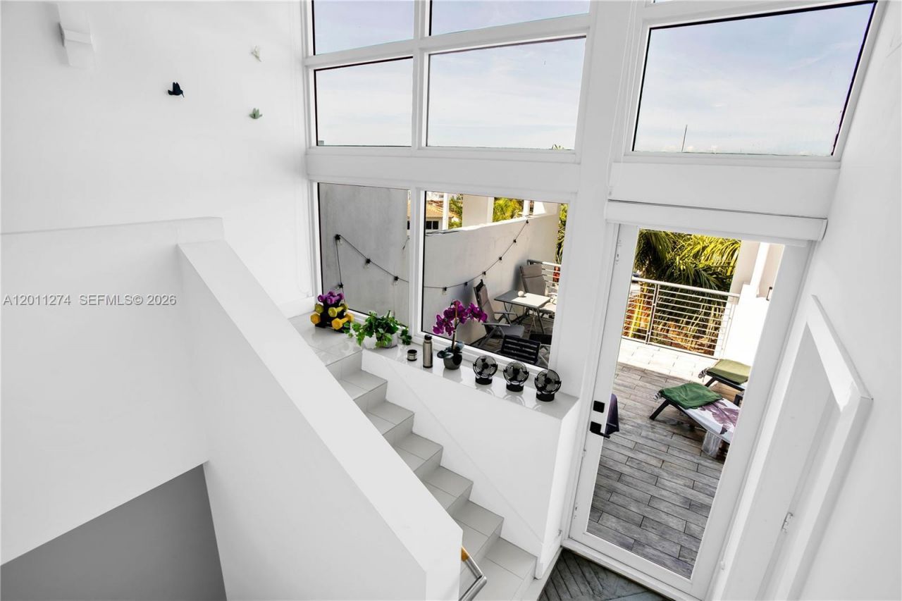 87 N Shore Dr , Miami Beach, FL 33141 Photo