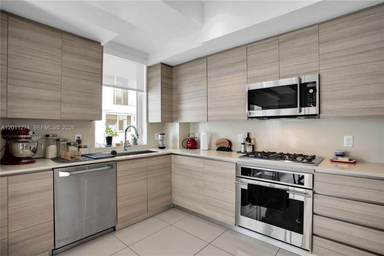 87 N Shore Dr , Miami Beach, FL 33141 Photo