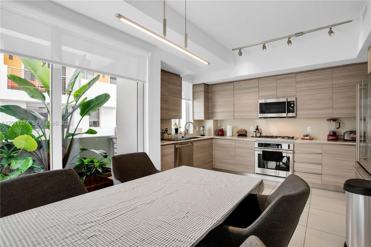 87 N Shore Dr , Miami Beach, FL 33141 Photo