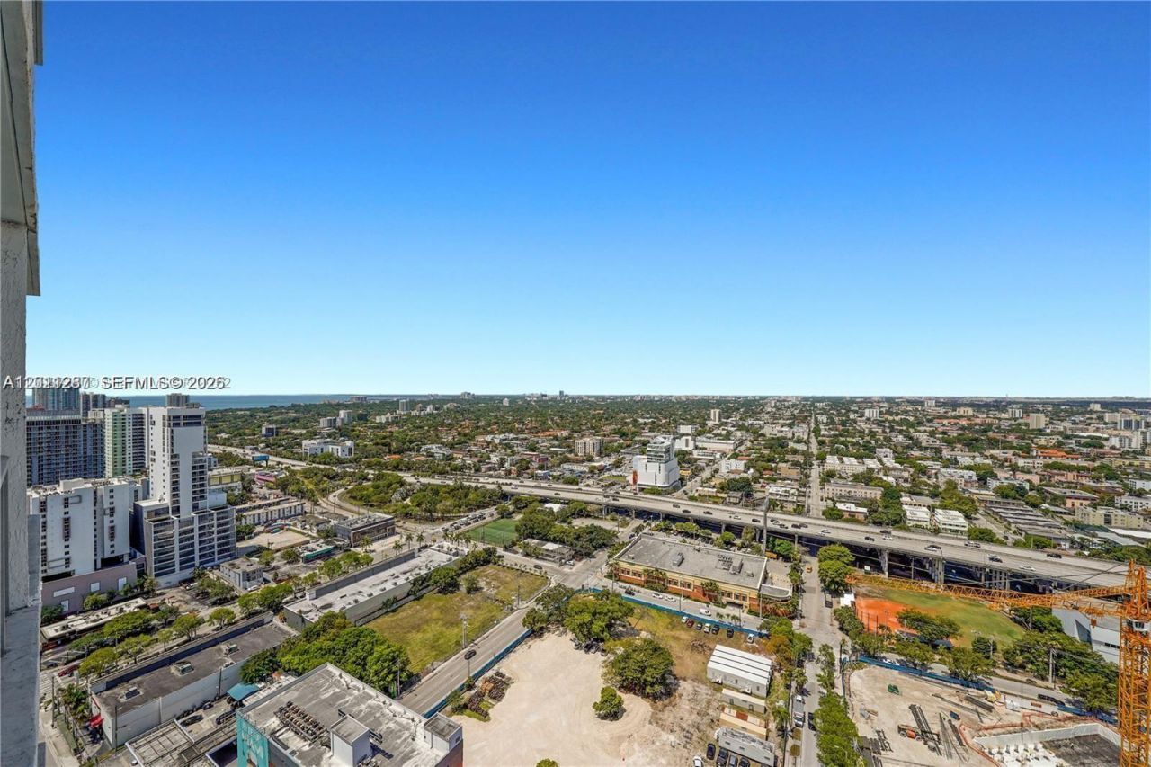 185 SW 7th St , Unit 3800, Miami, FL 33130 Photo