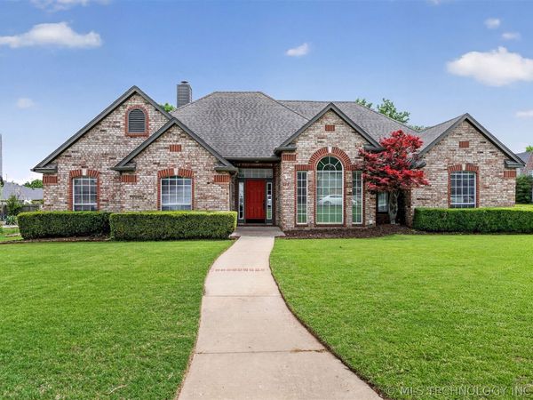 8923 N 133rd East Avenue , Owasso, OK 74055