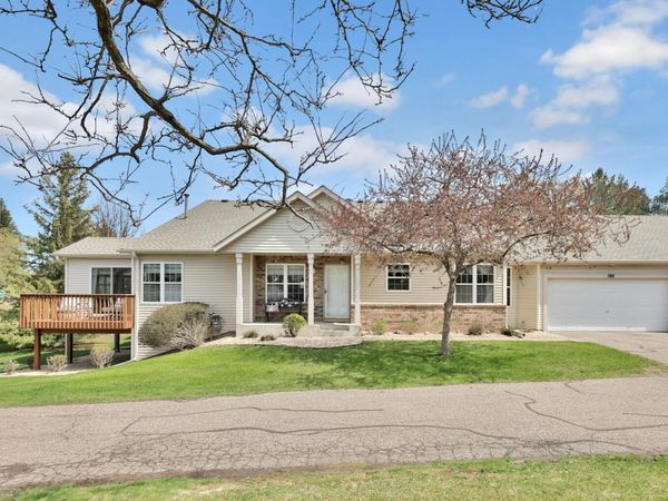 180 Wedgewood Drive, Mahtomedi, MN 55115