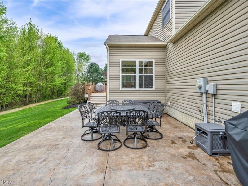 525 Caledonia Drive, Wadsworth, OH 44281 Photo 2