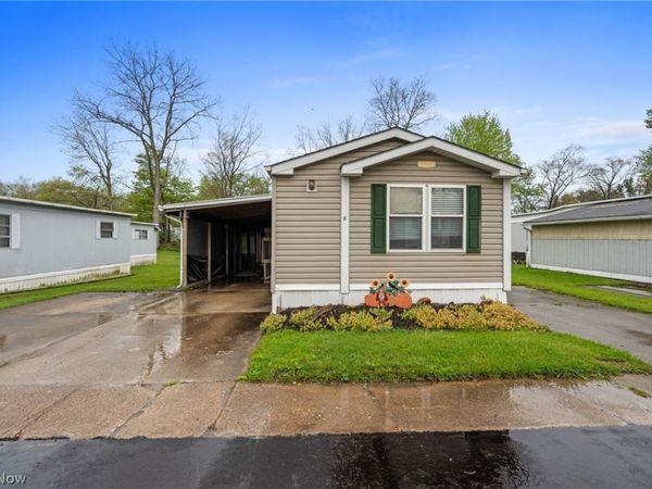 6 Laverne Lane, Chardon, OH 44024