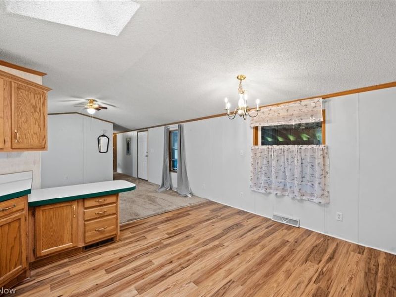 6 Laverne Lane, Chardon, OH 44024 Photo 6