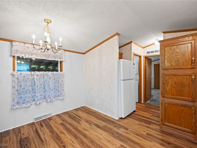 6 Laverne Lane, Chardon, OH 44024 Photo 8