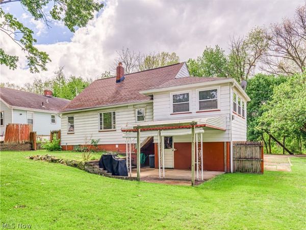 717 Columbia Avenue , Akron, OH 44310