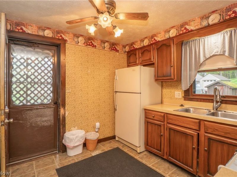 2909 Sanitarium Road, Akron, OH 44312 Photo 8