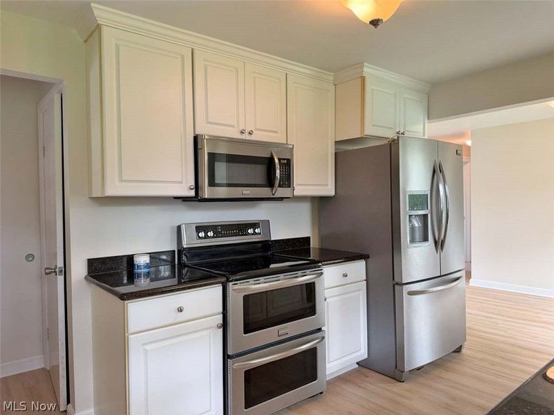 1290 Parkway Boulevard, Alliance, OH 44601 Photo 15