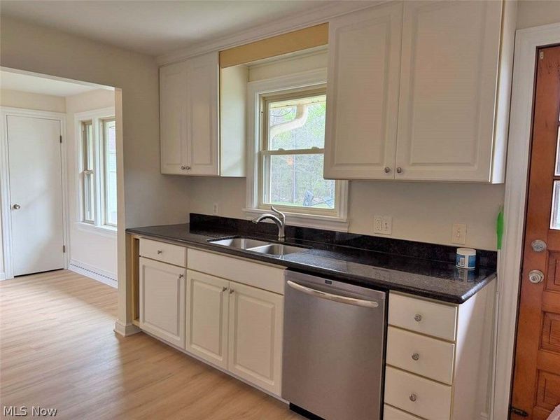 1290 Parkway Boulevard, Alliance, OH 44601 Photo 16