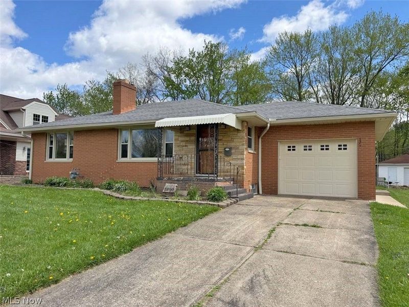 1290 Parkway Boulevard, Alliance, OH 44601 Photo 2
