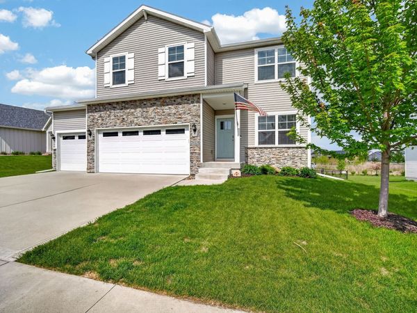 7618 NW 95th Court, Johnston, IA 50131