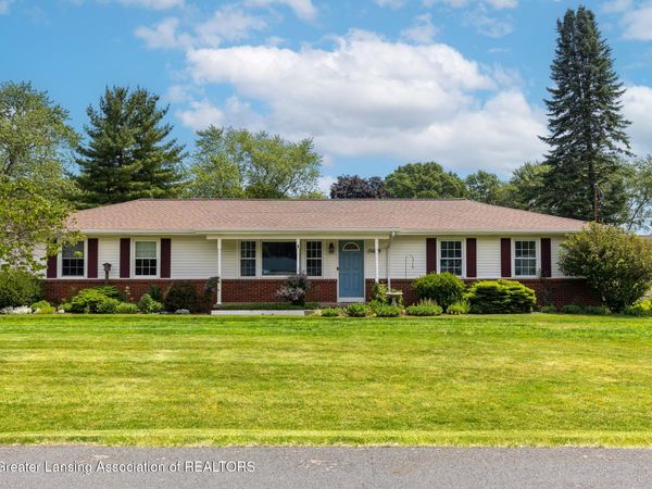 15089 Pinehurst Drive, Lansing, MI 48906