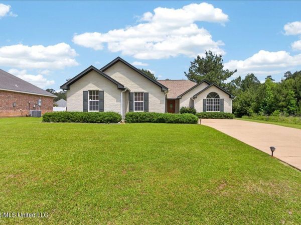 123 Fox Run Drive, McComb, MS 39648