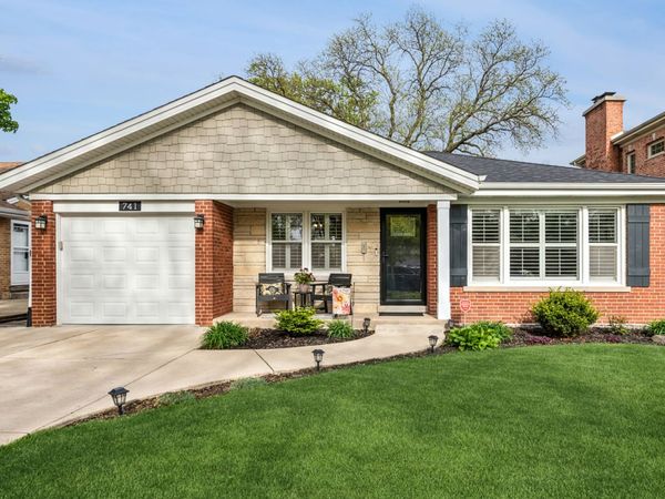 741 N Lincoln Avenue , Park Ridge, IL 60068