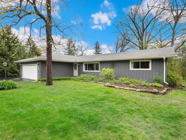 602 Hickory Road , Woodstock, IL 60098