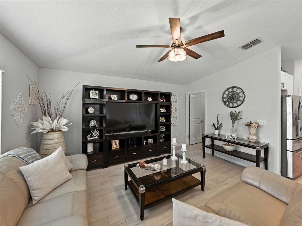 149 Cascade Bend Drive, Ruskin, FL 33570 Photo