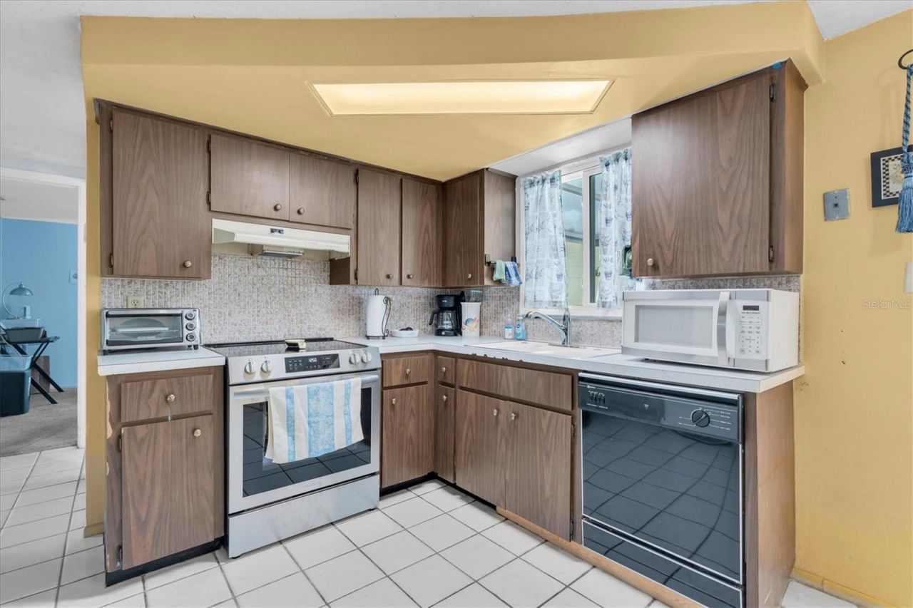9106 Lunar Lane, Port Richey, FL 34668 Photo