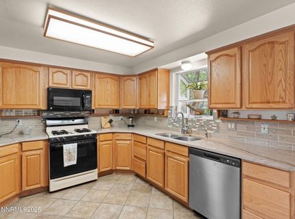 152 Paul Way, Carson City, NV 89706 Photo