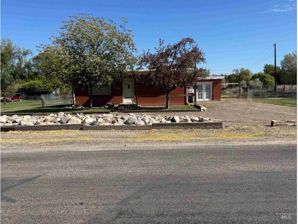 1937 E 4th Ave, Twin Falls, ID 83301
