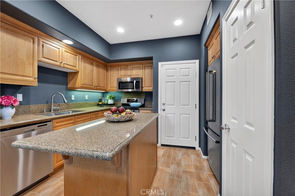 47 Nightshade, Irvine, CA 92603 Main Photo