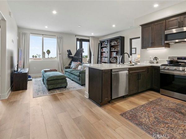 402 W Grand Ave, Unit 401, Grover Beach, CA 93433