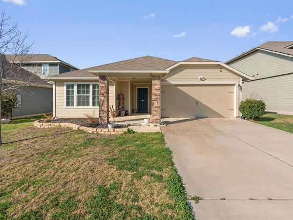 124 Denton DR , Hutto, TX 78634