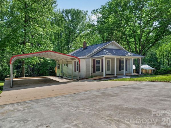 801 Woodlawn Avenue SW, Valdese, NC 28690