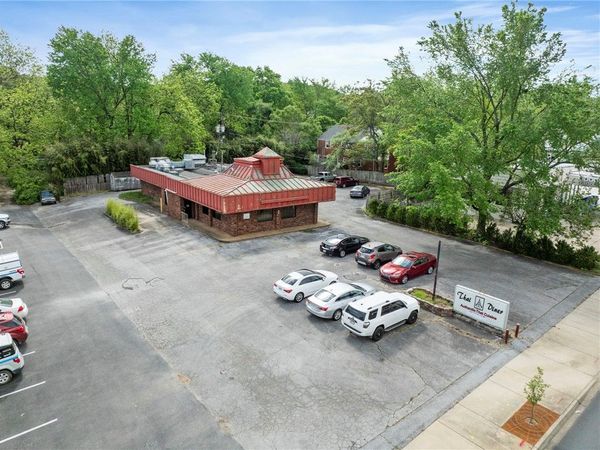 514 N College Avenue , Fayetteville, AR 72701