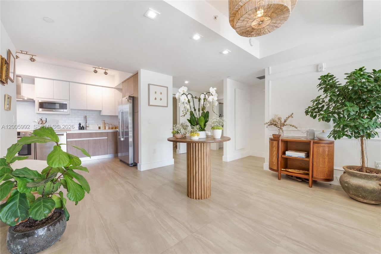 120 Salamanca Ave , Unit 3B, Coral Gables, FL 33134 Photo