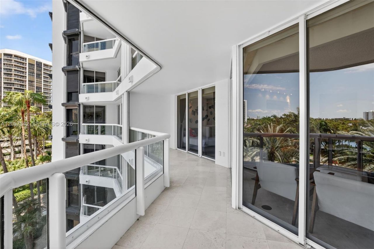 21205 Yacht Club Dr , Unit 605, Aventura, FL 33180 Photo