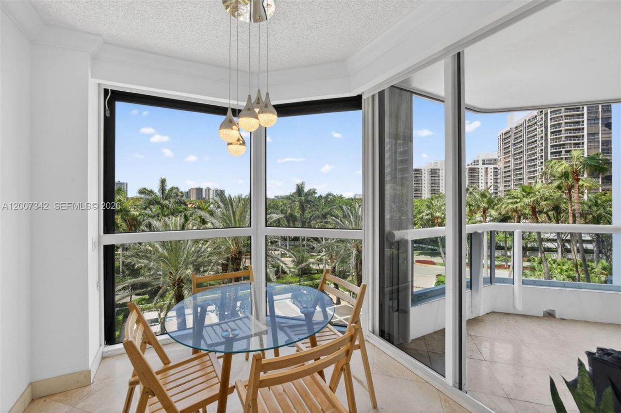 21205 Yacht Club Dr , Unit 605, Aventura, FL 33180 Photo
