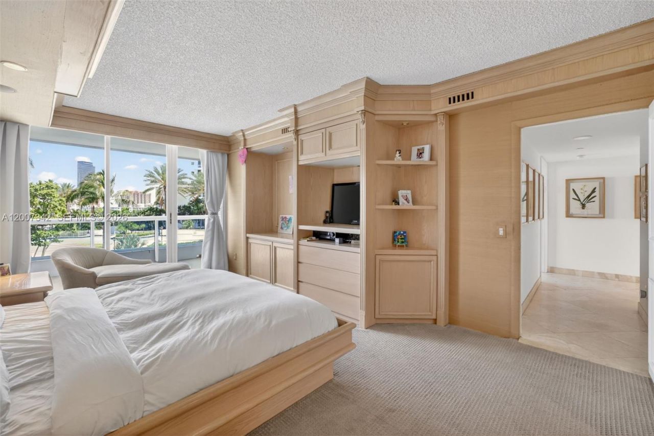 21205 Yacht Club Dr , Unit 605, Aventura, FL 33180 Photo