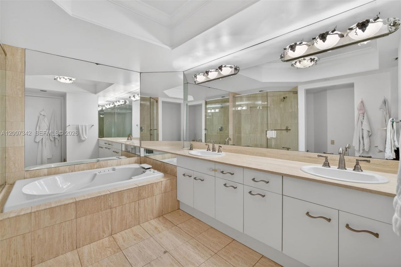 21205 Yacht Club Dr , Unit 605, Aventura, FL 33180 Photo