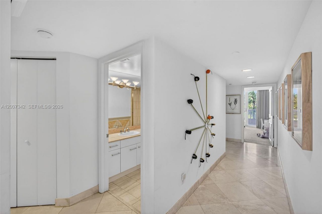 21205 Yacht Club Dr , Unit 605, Aventura, FL 33180 Photo