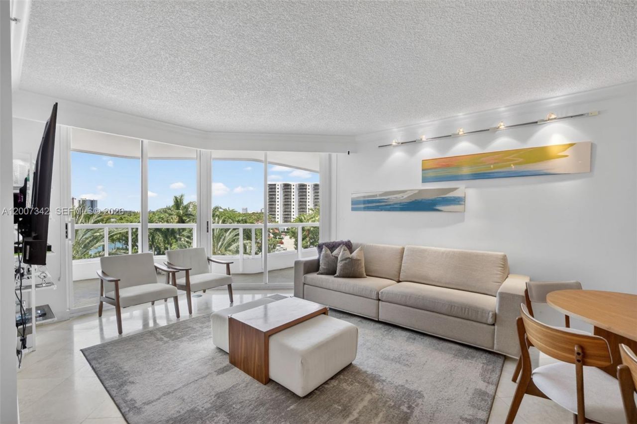 21205 Yacht Club Dr , Unit 605, Aventura, FL 33180 Photo